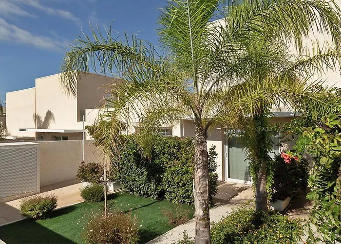Nesea Domus Apartment *